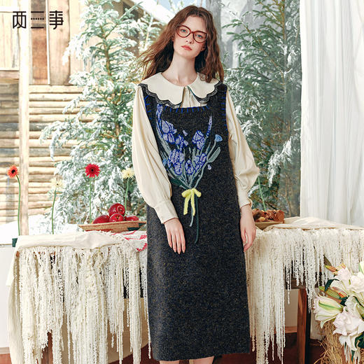 两三事绮丽随行2024冬新款立体鸢尾花蝴蝶结无袖背心裙毛衣连衣裙 商品图0