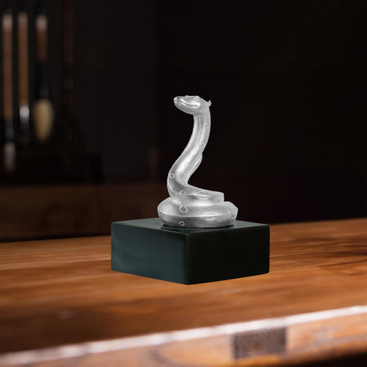 《福运生肖·蛇》灵蛇献瑞  富贵长盘 生肖摆件 足银配和田玉（青玉）十二生肖定制 商品图2