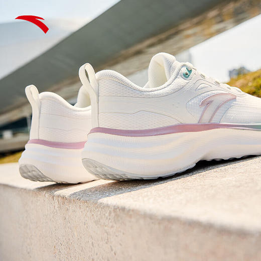 安踏（ANTA）轻云丨女鞋舒适减震回弹运动鞋健步休闲鞋女跑鞋轻便122445506 商品图3