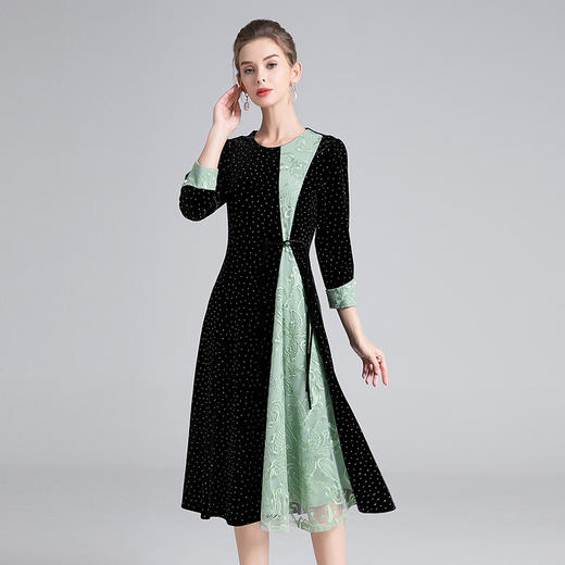 【高货deo】全新升级【铂金会员358/天猫479/差价121】(44729) 洛诗琳秋冬新款提花拼接刺绣国风丝绒烫钻设计感连衣裙女 商品图2