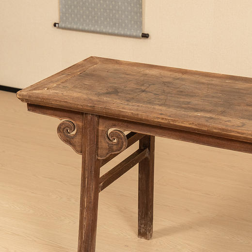 清早期 榉木夹头榫如意云纹平头案 商品图1