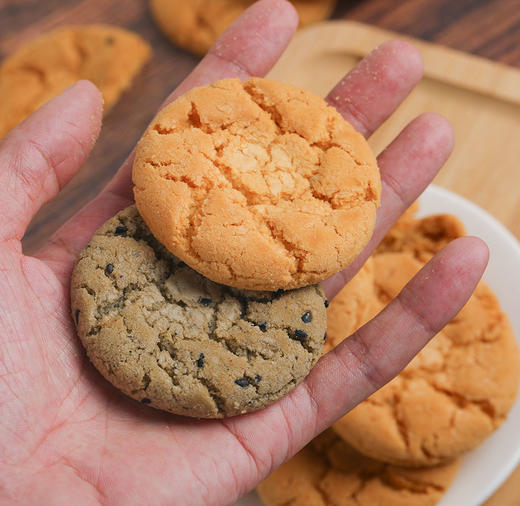 //【零食特区宫廷桃酥】入口即化 浓核桃香，香酥掉渣，老人小孩都爱吃 ✅黑米粉➕黑芝麻粉➕黑豆粉➕黑麦粉➕黑桑葚粉 ✅添加新西兰奶粉，奶香味十足 商品图8
