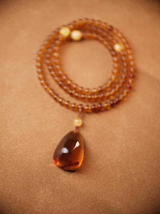 积分兑换：琥珀吊坠带蜜蜡珠型0.5【器悟雅玩】 商品图0