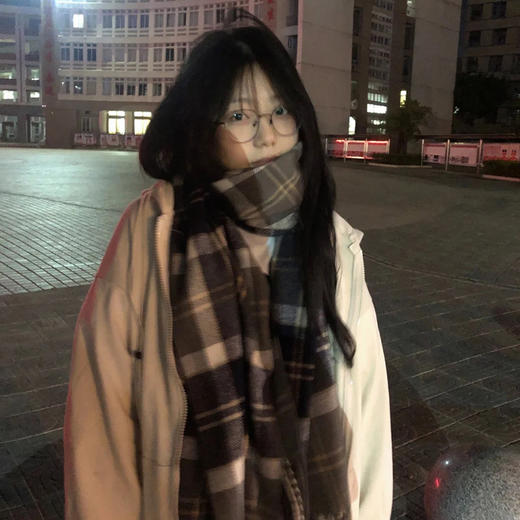 【暖意融融，点亮冬日】新品JK围巾，百搭甜美的新款围巾，格子花纹给人髙级感，冬季必备保暖之选。特别适合女性学生搭配，让你在校园中更具魅力。学生必备，女性必买！ 商品图2