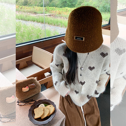 <曾小咸推荐>慵懒风杏色圆领套头爱心毛衣 商品图1