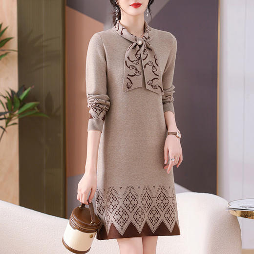 CC-103-5807蝴蝶结加厚连衣裙秋冬女装休闲大码洋气领结设计针织打底毛衣 商品图1