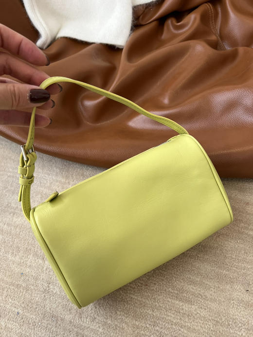 1110-8 双十一绝杀亏清 TR 90年代 小鸡黄 笔筒手袋 笔筒包 商品图0