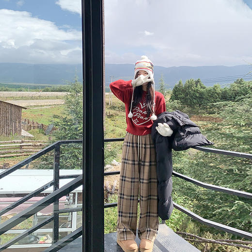 <曾小咸推荐>新品现货秒杀！卖完下架不再补 ！微信粉丝打折价！！ 氛围感爱心宽松短款毛衣 日常159.99/件 立减70 秒杀89.99/件！！ 商品图2