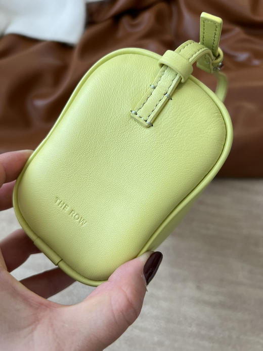 1110-8 双十一绝杀亏清 TR 90年代 小鸡黄 笔筒手袋 笔筒包 商品图7