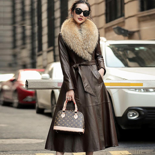 时髦真皮羽绒服女长款修身2024冬新款海宁绵羊皮貉子毛领外套风衣 商品图0