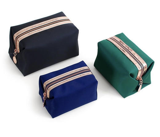 纪梵希-海蓝化妆包-颜色随机-会员5折 商品图4