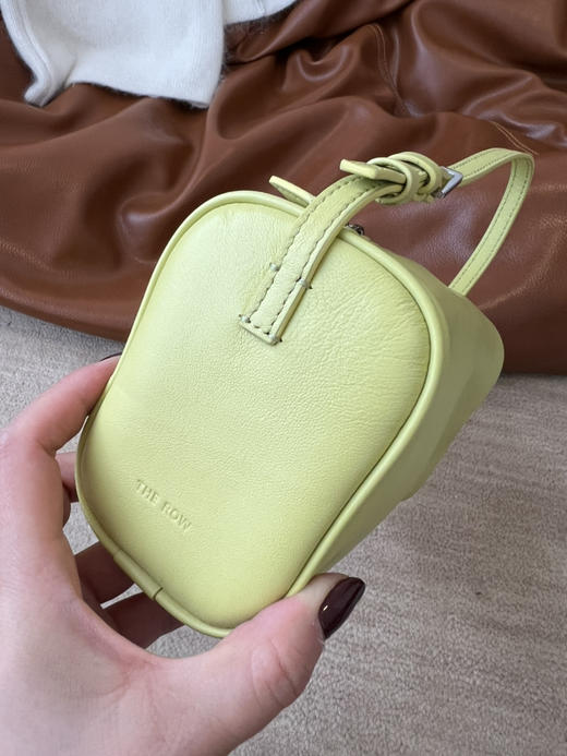 1110-8 双十一绝杀亏清 TR 90年代 小鸡黄 笔筒手袋 笔筒包 商品图3