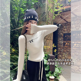 <曾小咸推荐>蝴蝶结绣花白色圆领毛织衫