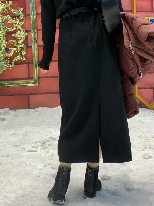 【百图lulu定制】【暖语半裙】【赠腰带】竖条纹 绒感 有肉感 显瘦 时髦A字 灯芯绒半裙 商品图1