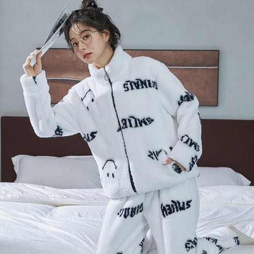 【可外穿睡衣女】秋冬季 法兰绒加厚立领 连帽拉链珊瑚绒家居服套装 商品图7