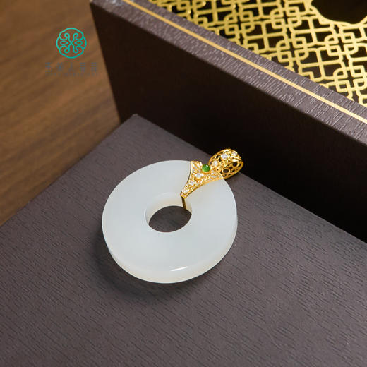 18K和田玉吊坠圆扣约30mm 商品图0