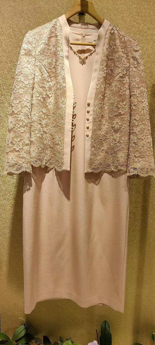 3楼 莱迪雅  锦纶粉色套装 礼服  商品图0