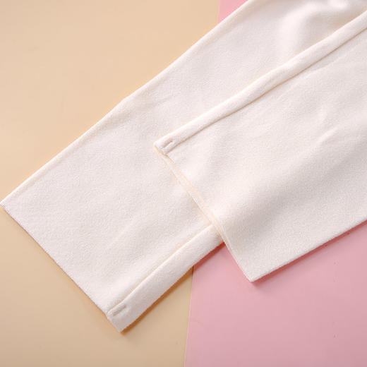 德绒儿童内衣套装 A类安心品质 婴儿级呵护 云感舒适 蓄热保暖 亲肤柔软 无痕 素咖云超棉品 安全健康 男女童长袖秋衣秋裤套装 商品图6