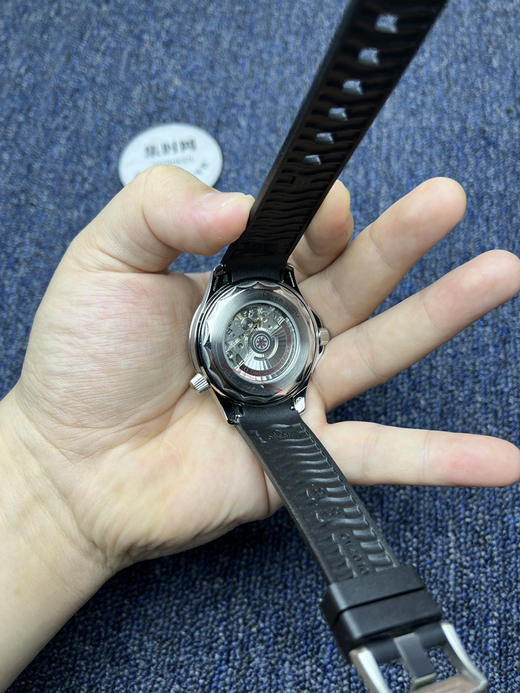 升级版 经典欧米茄OMEGA海马300米系列"黑海马"潜水男士腕表
机芯：搭载进口原装西铁城 商品图6