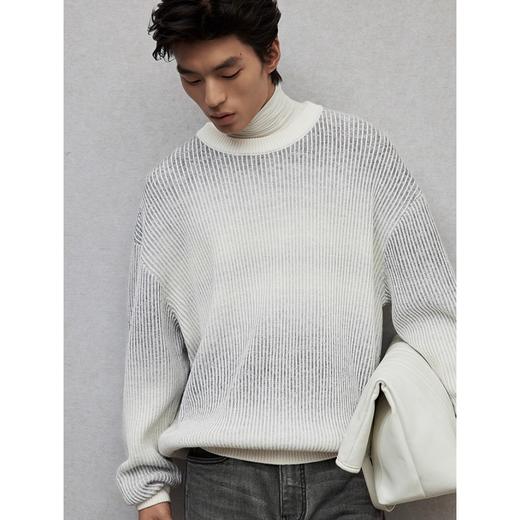 【海信嘉年华】GXG男装灰白渐变设计毛衣简约针织衫时尚通勤线衫 G24D204056 商品图1