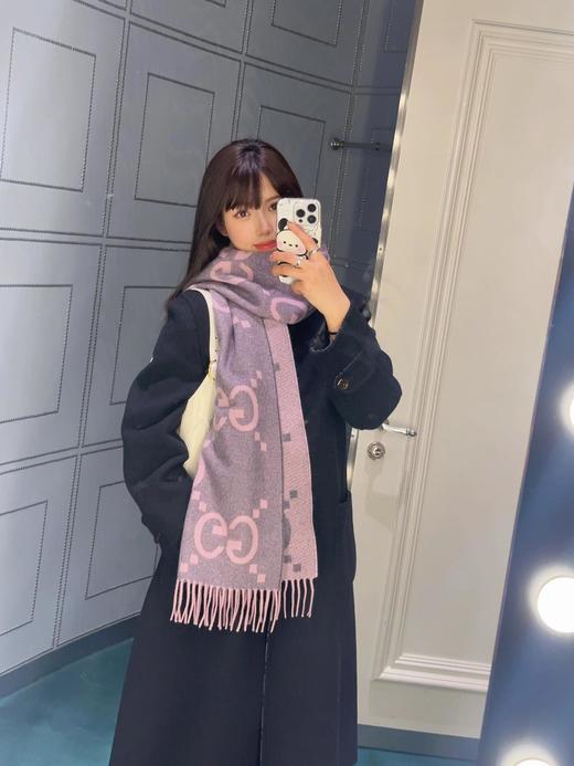 顶级版本!  20羊绒80羊毛 Gucci秋冬新款提花双面围巾 高级时髦精必入推荐 上身的感觉真的无敌高级气质 自带高级气场！ 商品图0