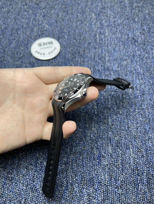 升级版 经典欧米茄OMEGA海马300米系列"黑海马"潜水男士腕表
机芯：搭载进口原装西铁城 商品图4