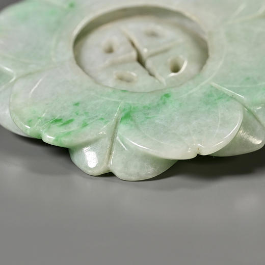 清代翡翠“财源滚滚”莲花转心佩 商品图7