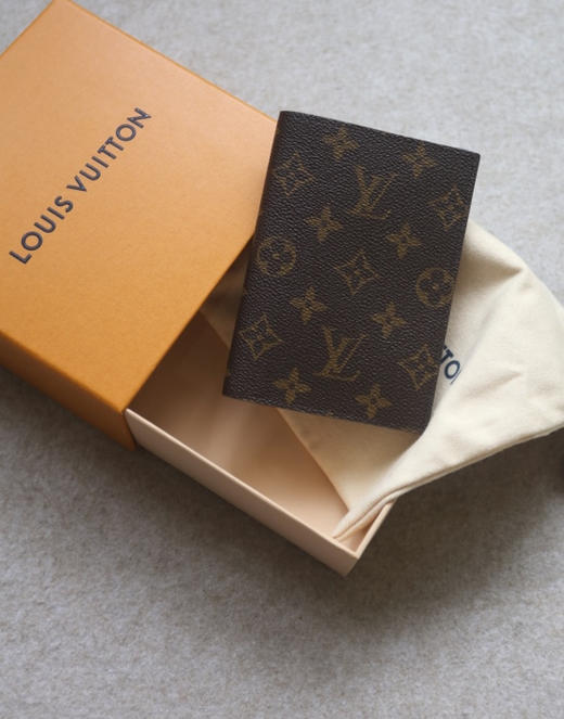 巴适的很 搞起 哈！大驴的 Monogram Canvas 涂层帆布配皮 老花 护照夹 商品图0