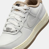Nike Air Force 1 LV8 大童空军一号运动鞋 HF6924 商品缩略图6
