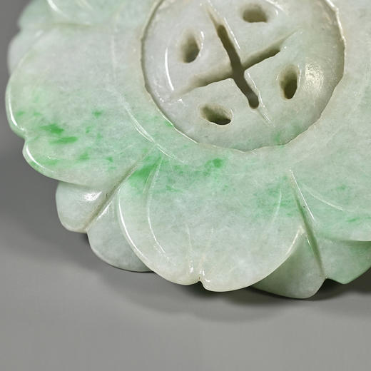 清代翡翠“财源滚滚”莲花转心佩 商品图6