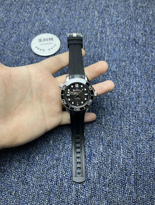 升级版 经典欧米茄OMEGA海马300米系列"黑海马"潜水男士腕表
机芯：搭载进口原装西铁城 商品图8