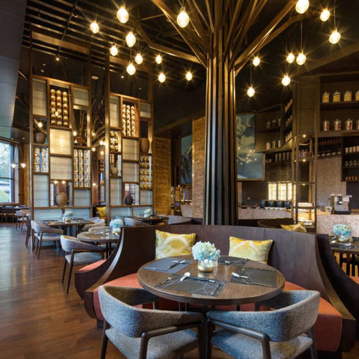 3天2晚【长白山温泉皇冠假日酒店】入住园景高级房，享每日温泉畅泡、双人晚餐、萌宠乐园互动及儿童乐园，还有高铁站免费接驳服务~ 商品图8