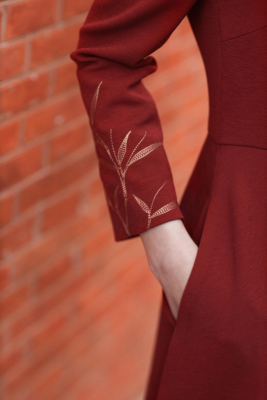 逸红颜明月优选 #新年好运针织裙【红竹】细腻金色竹叶绣花，中式清雅奢华，惊艳显瘦! 商品图12