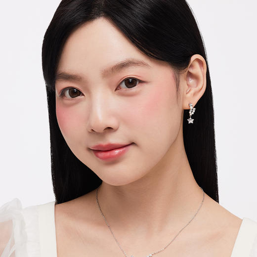 KADER卡蒂罗 小流星耳钉 925银璀璨星星浪漫轻奢设计耳饰 闪光少女气质单品优雅百搭配饰 闺蜜同款礼盒装 商品图3