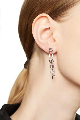 Time Made 不对称字母个性耳环 8019