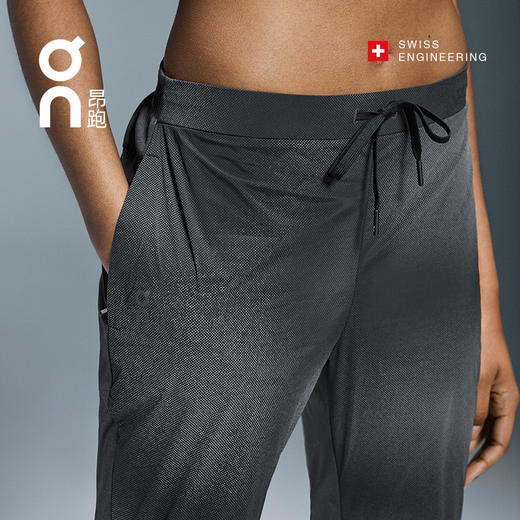 ON 昂跑 Weather Pants Lumos 2024女款秋冬新品运动反光轻量长裤 商品图4