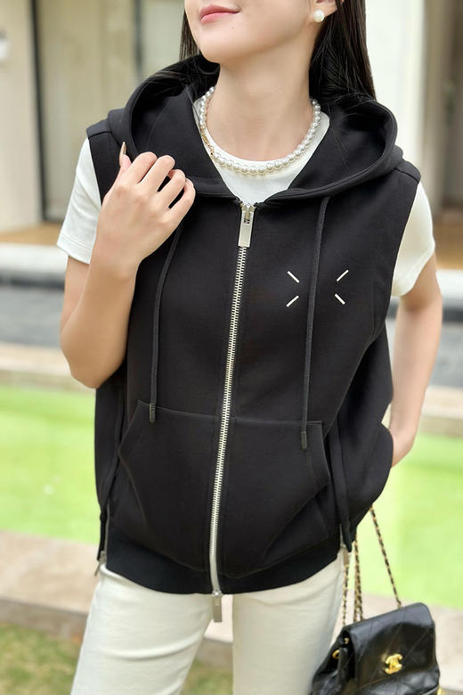 带帽左胸绣线拉链马甲 9521060024 商品图8