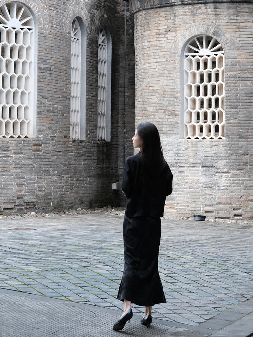 盛唐婧 |朱墨黑新中式流苏鱼尾半裙 商品图6