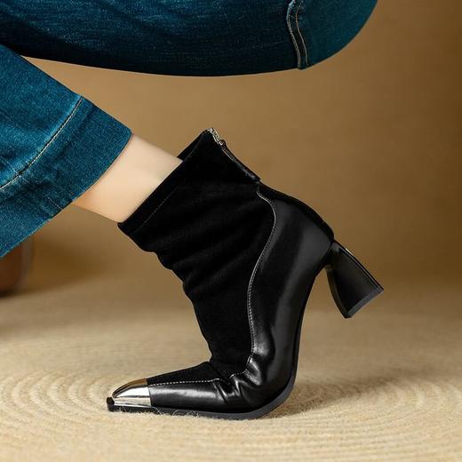 【预售5天】防踢金属头优雅干练，羊反绒面粗高跟真皮通勤短靴女靴DB&M6111 商品图4