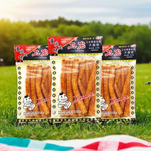 卫龙大面筋辣条102g 商品图0