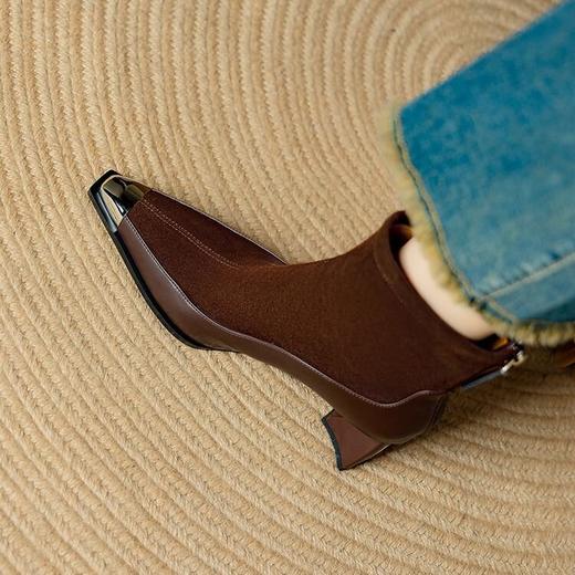 【预售5天】防踢金属头优雅干练，羊反绒面粗高跟真皮通勤短靴女靴DB&M6111 商品图2