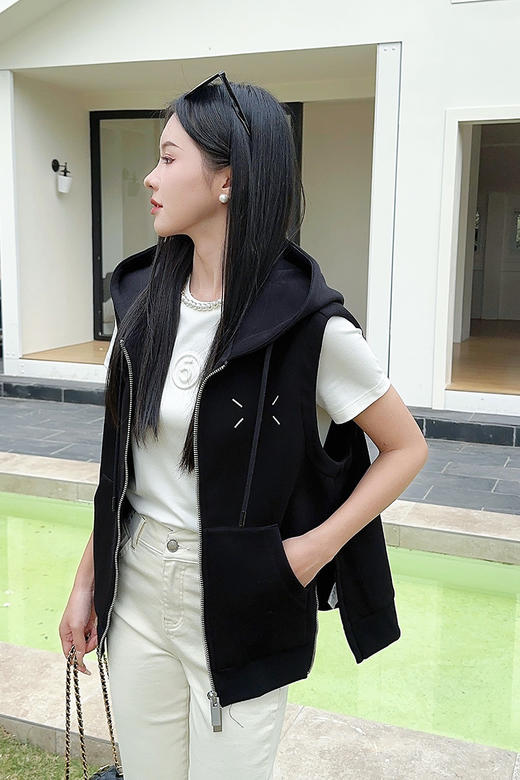 带帽左胸绣线拉链马甲 9521060024 商品图7