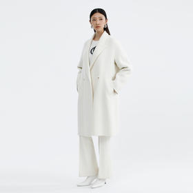 卡莉朵拉呢大衣C27D7703