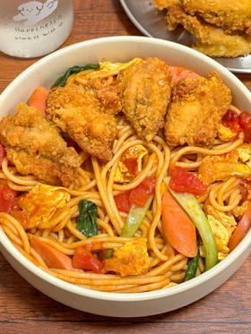 今日食谱🥕| 番茄鸡蛋炒面+香脆炸鸡