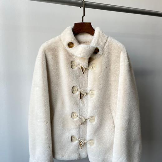 SUSX牛角扣欧貂绒外套A05343（下单3-7天发货） 商品图1