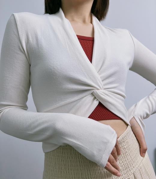 AddOne+1 运动瑜伽休闲时尚前交叉系带螺纹长袖外搭 商品图4