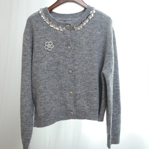 【CHA*L同款】SUSX慵懒风珍珠花朵圆领开衫C12TJ-99985（3-7天发货） 商品图4