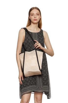 SUMMER & SAGE 米色草编网兜包 7266