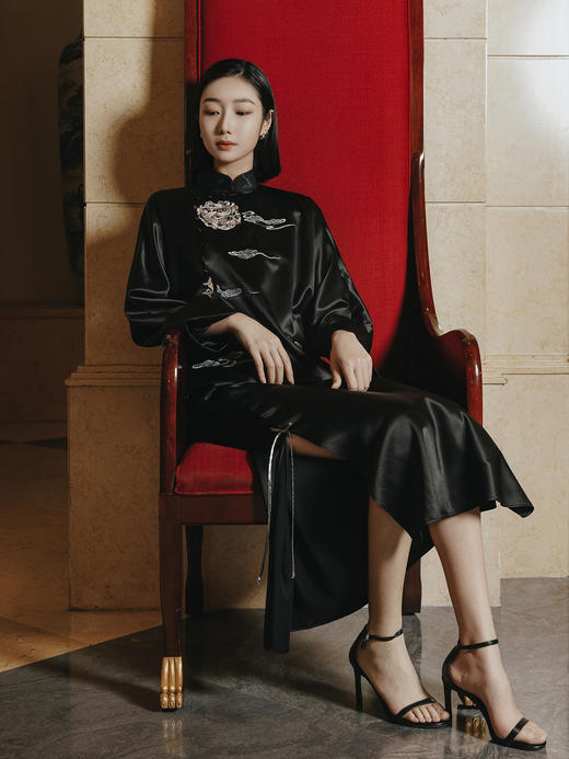 盛唐婧 |真丝蝴蝶结开衩鱼尾半裙-黑色 商品图3