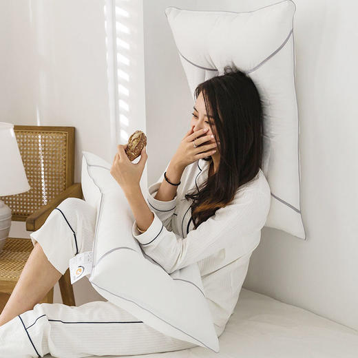 恒源祥Fazeya彩羊草本花香护颈枕 优质高弹棉+决明子+薰衣草（珊瑚粉）（数量1个，规格：47*73cm）【分仓直发，72小时发货，周末节假日不发货】 商品图4